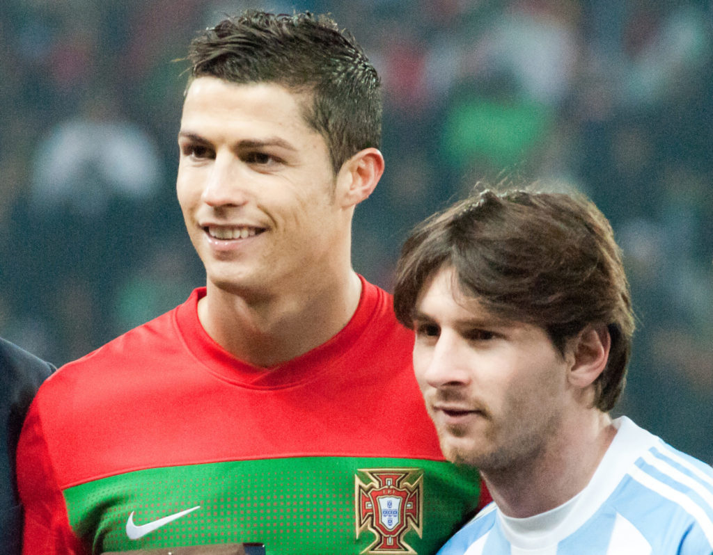 Sfida tra leggende: Messi e Ronaldo segnano entrambi nell’epica finale PSG vs Al Nassr, Al Hilal All-Stars