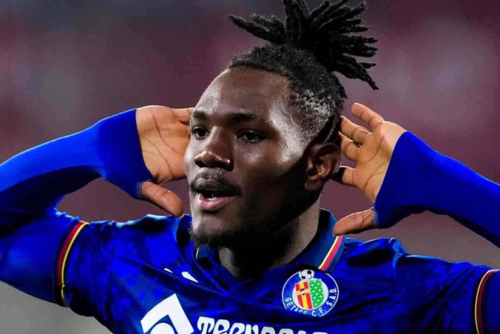 Juventus, ultima sfida per Uche: la concorrenza del Milan e le difficoltà economiche
