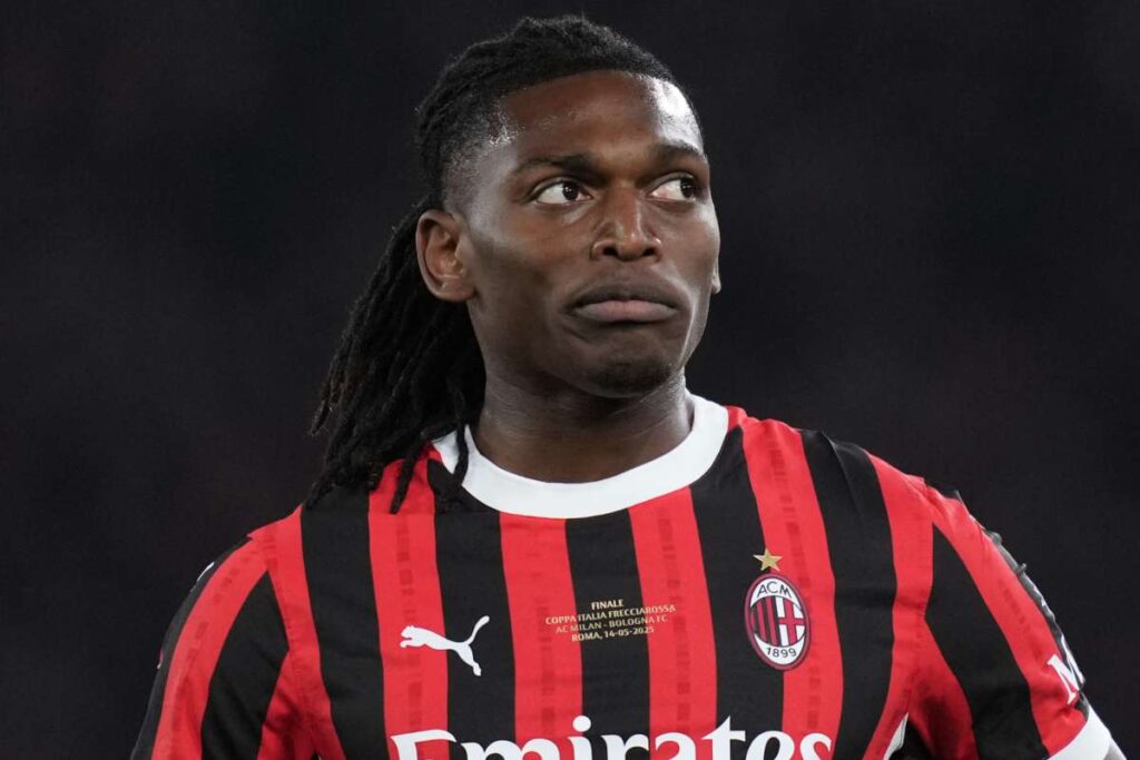 Milan perde Leão infortunio contro il Bari: prospettive e piani di mercato