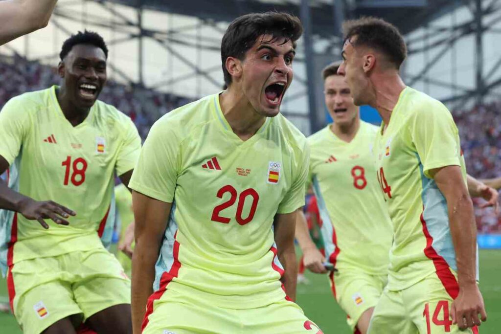 Inter in cerca di rinforzo sulla fascia destra: Henrique, Dumfries e il possibile arrivo di Juanlu