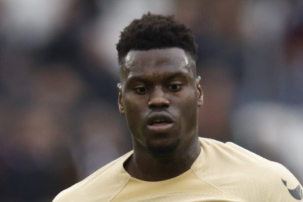 Il futuro incerto di Mike Maignan: il Milan valuta uno scambio con il Chelsea