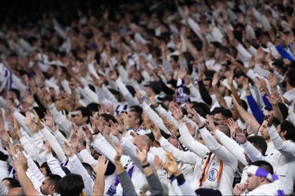 Il Santiago Bernabéu diventa una sauna: i tifosi del Real Madrid protestano contro il caldo