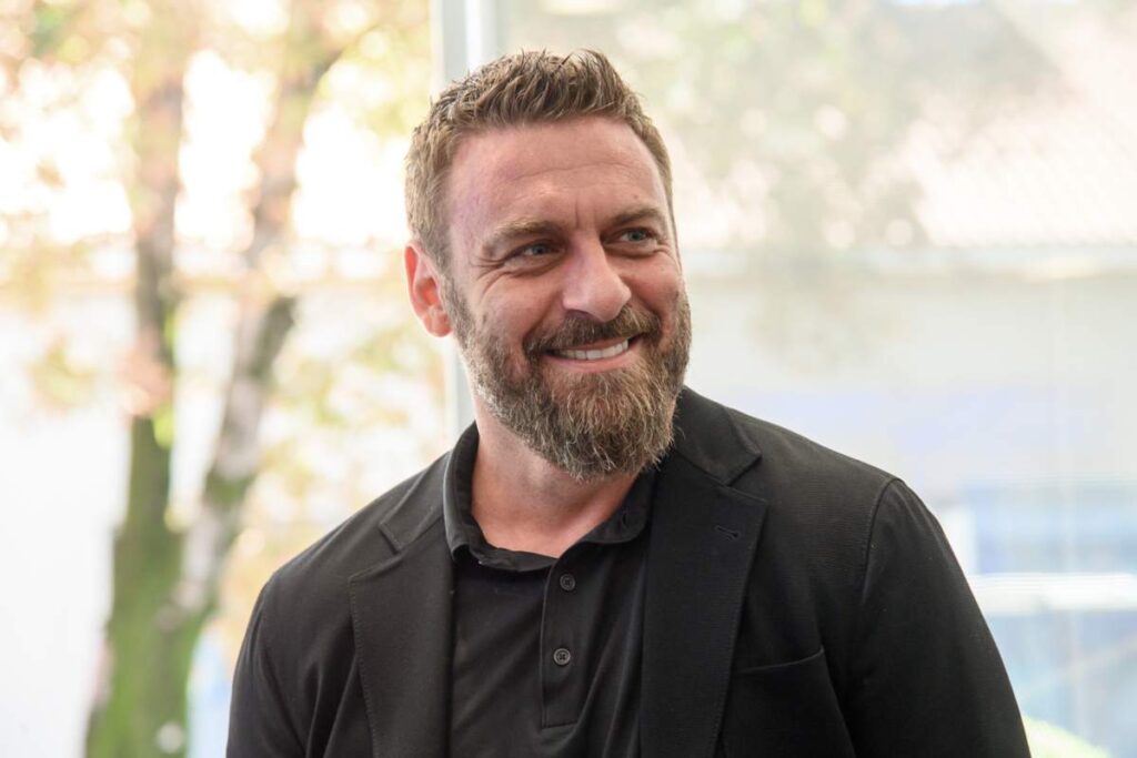 Daniele De Rossi libero: il mercato della panchina si accende